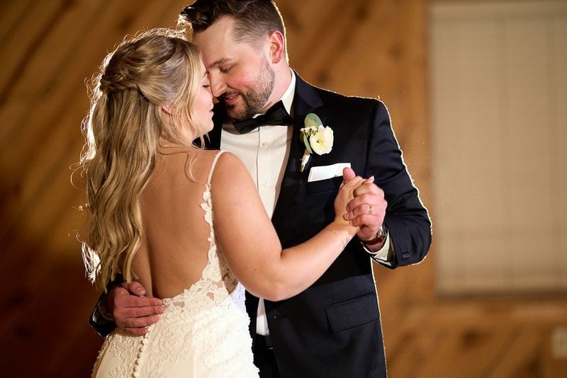 Carlee + Tayven wedding — first dances