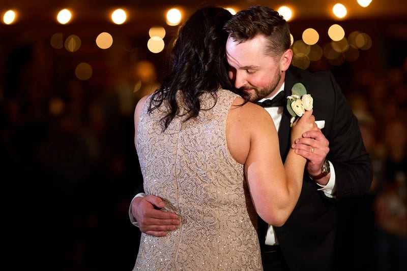 Carlee + Tayven wedding — first dances