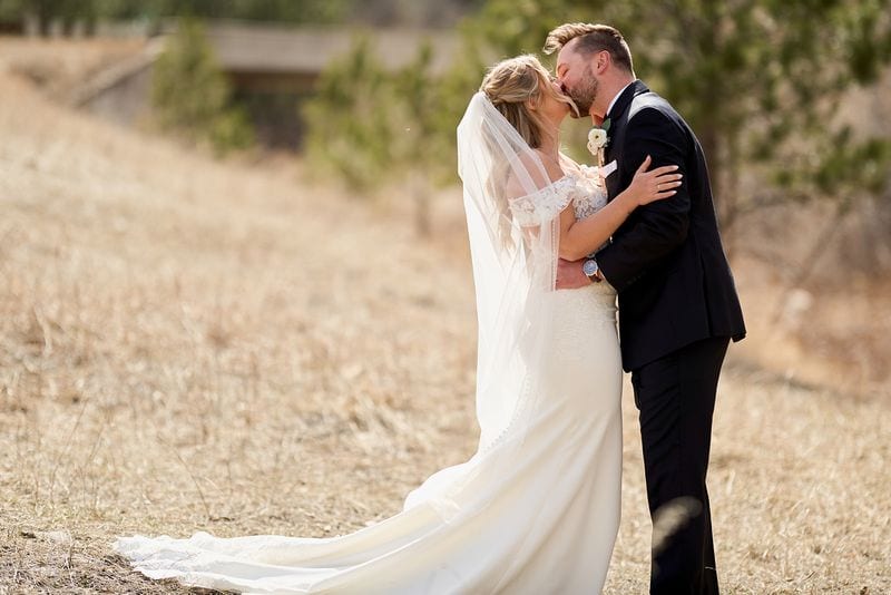 Carlee + Tayven wedding — first look
