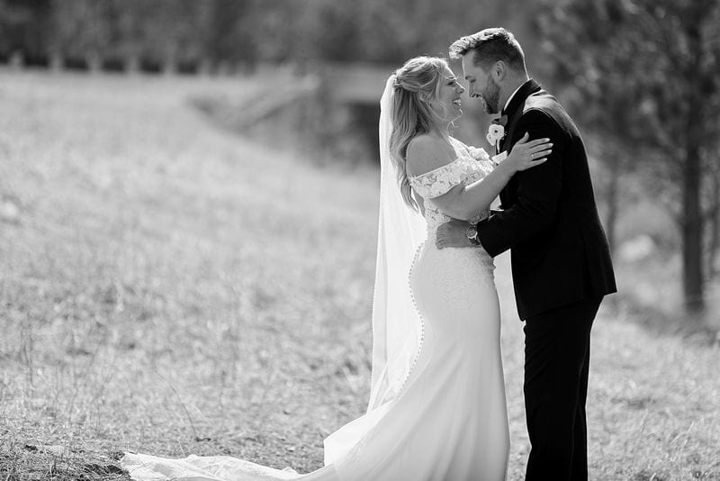 Carlee + Tayven wedding — first look