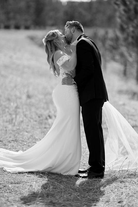 Carlee + Tayven wedding — first look