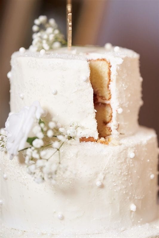 Kaylie + Bailey wedding — cake cutting