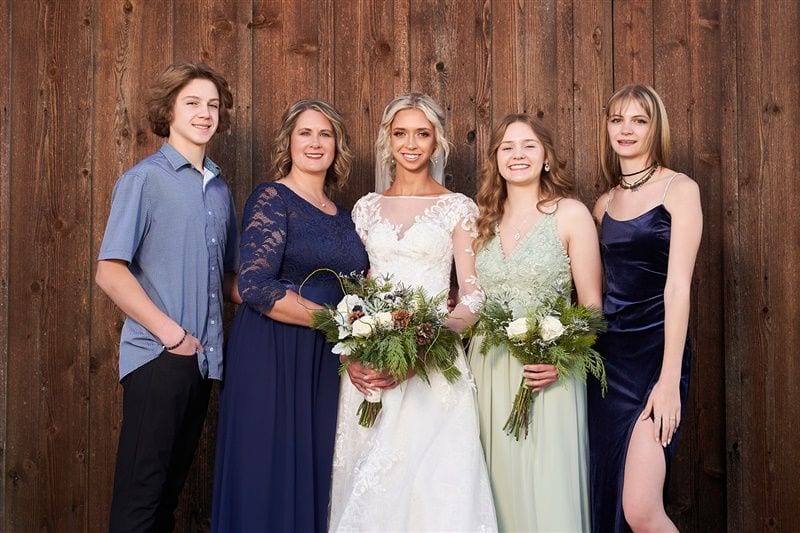 Kaylie + Bailey wedding — family formals