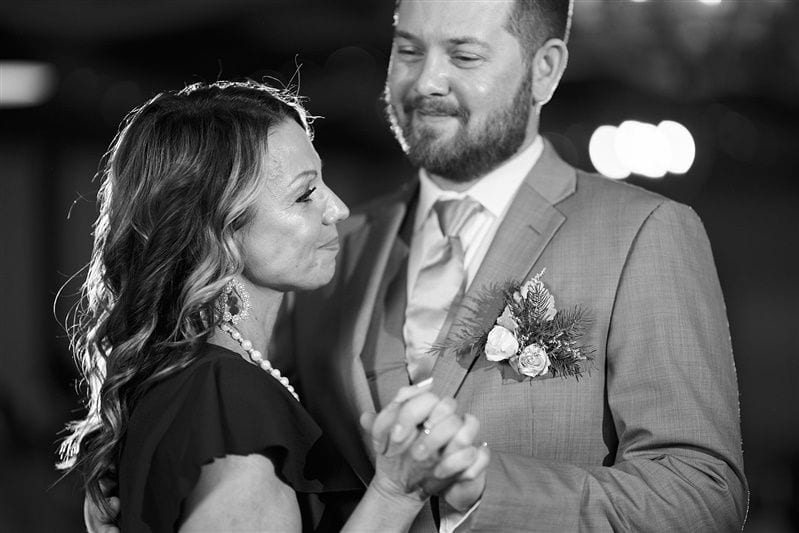 Kaylie + Bailey wedding — first dances