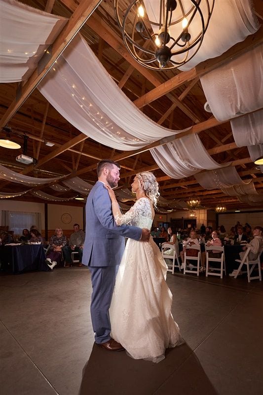 Kaylie + Bailey wedding — first dances