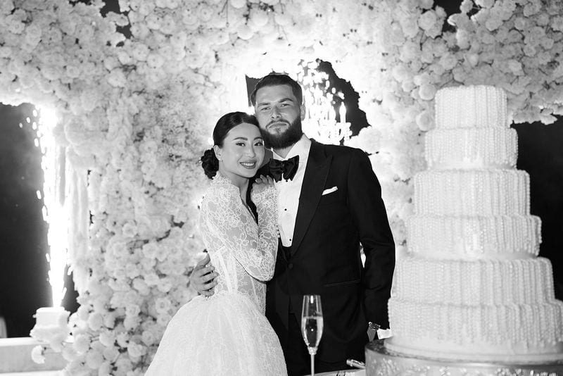 Noelle + Richie wedding — cake cutting