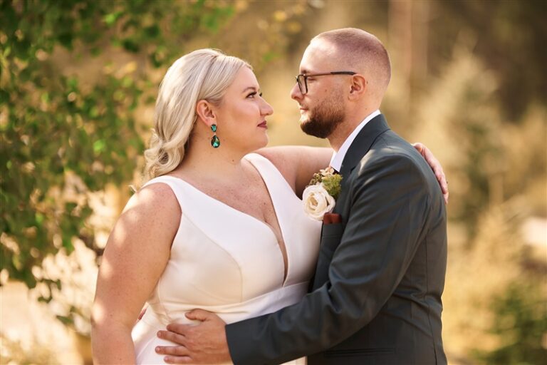 bride and groom portraits, summer creek inn wedding, rapid city wedding photographer