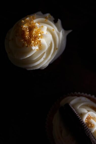 cupcake closeup, winter wedding, photographed for Complete Weddings & Events, black hills barn wedding, barn at aspen acres wedding, spearfish wedding