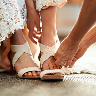 bride getting ready, k bar s lodge wedding, south dakota wedding photographer, black hills wedding photographer